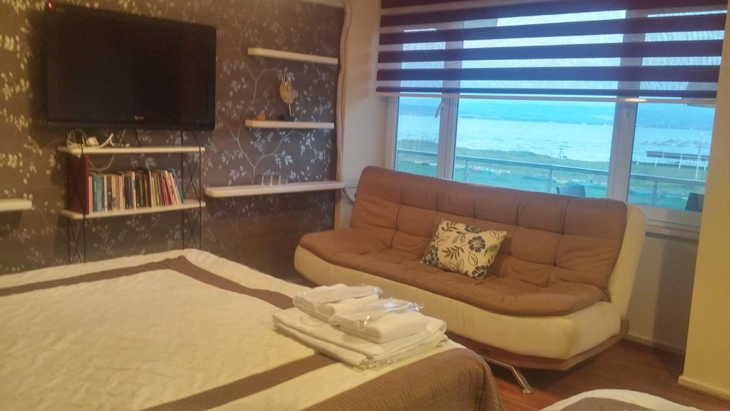Flora Hotel Burhanli Екстериор снимка