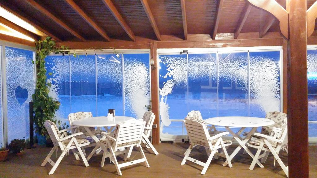 Flora Hotel Burhanli Екстериор снимка
