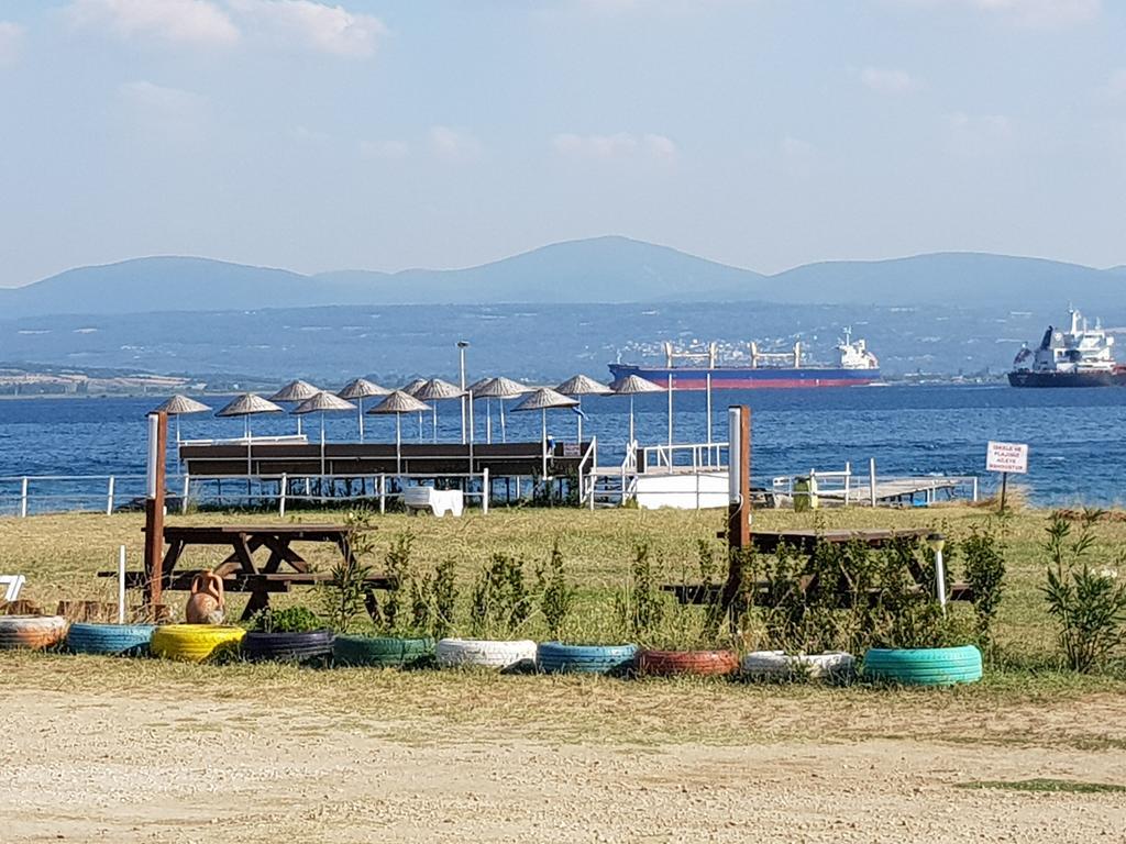 Flora Hotel Burhanli Екстериор снимка