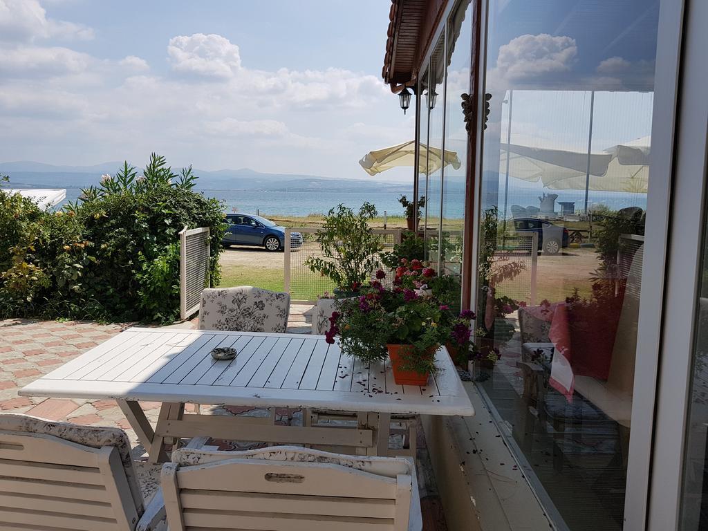 Flora Hotel Burhanli Екстериор снимка